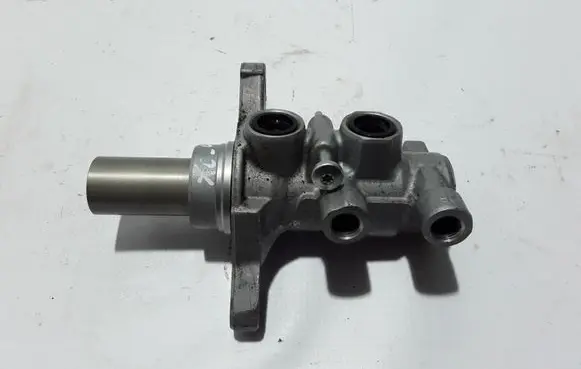 Volvo XC40 Master brake cylinder 32214539
