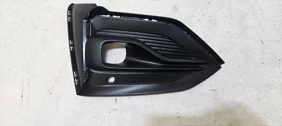 Ford Focus Front bumper lower grill JX7B15A299T