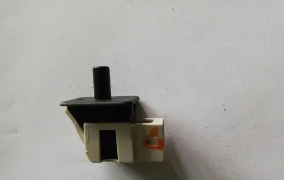 Mercedes-Benz C W203 Front door sensor coupe 2028209410