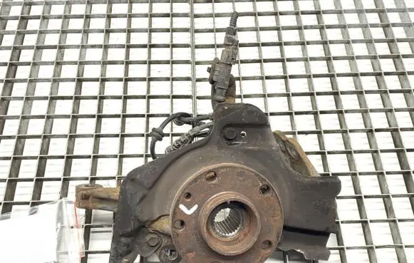 Front wheel hub spindle knuckle