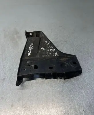 Front bumper mounting bracket