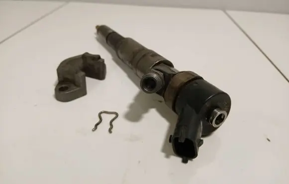BMW 5 E39 Fuel injector 0445110048 7785985