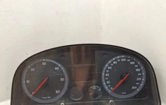 Volkswagen Caddy Speedometer (instrument cluster) 2K0920842A V0003000 VWZ7Z0E2441760