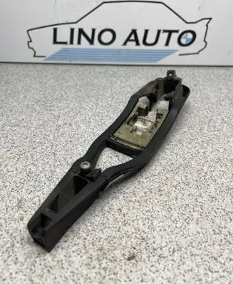 BMW 3 E46 Front door exterior handle/bracket 8216122