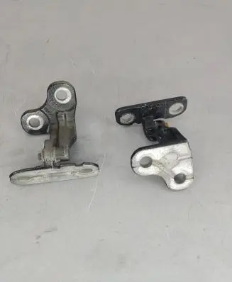 Land Rover Discovery 5 Front door upper hinge CPLA228A66AC CPLA228A84AD
