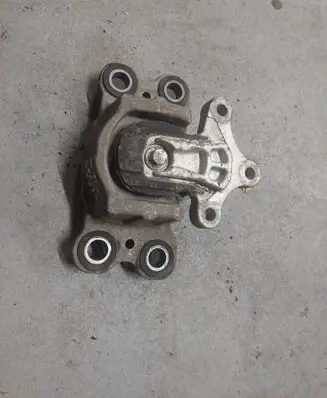 Volvo V60 Engine mount bracket G2458118
