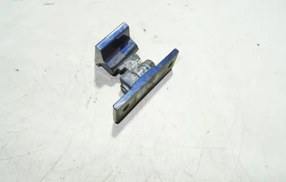 BMW 5 E60 E61 Rear door upper hinge 7068087