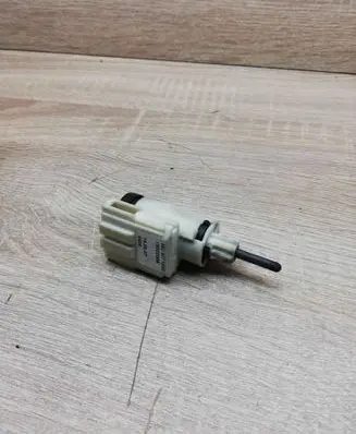 Audi A4 S4 B7 8E 8H Brake pedal sensor switch 8E0927189B 19322005