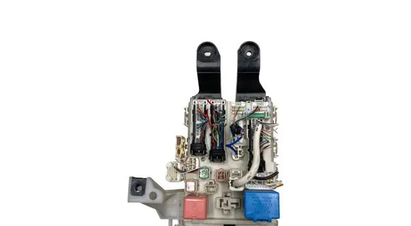Toyota Avensis T270 Fuse module 8273005170C 154210F14