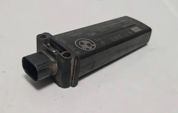 BMW 1 E82 E88 Tire pressure sensor 6771043 053320100902