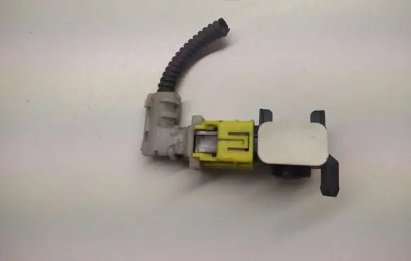 Mitsubishi Outlander Airbag deployment crash/impact sensor 8651A165 111220404 1446