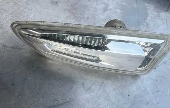 Opel Astra J Front fender indicator light