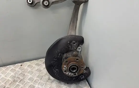 Audi Q5 SQ5 Front wheel hub spindle knuckle