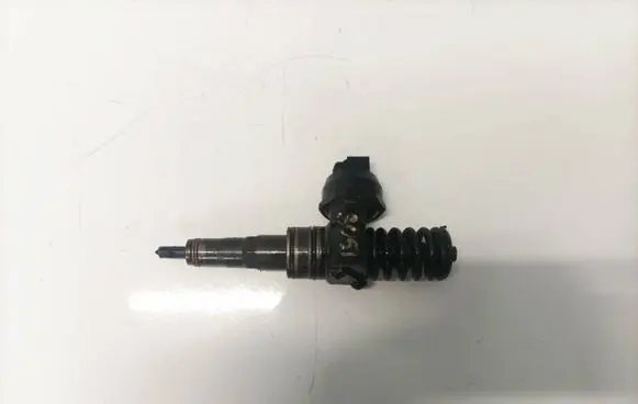 Skoda Octavia Mk2 (1Z) Fuel injector 0414720215