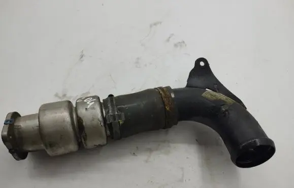 Ford C-MAX II Intercooler hose/pipe AV610C750AC