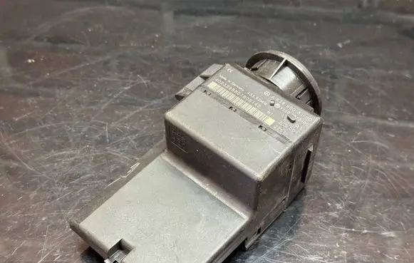Mercedes-Benz Vito Viano W639 Ignition lock A6399008100 3300231300 4023298861806142