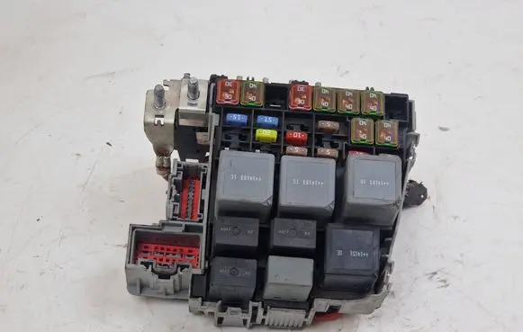 Land Rover Freelander 2 - LR2 Fuse box set 5M5T14B192EA V23136J4X62