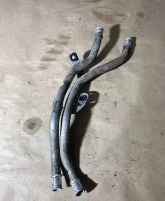 Coolant pipe/hose