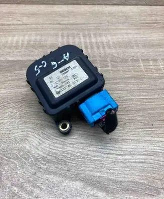 Audi A6 S6 C5 4B Air flap motor/actuator 132801129 4B1820511C