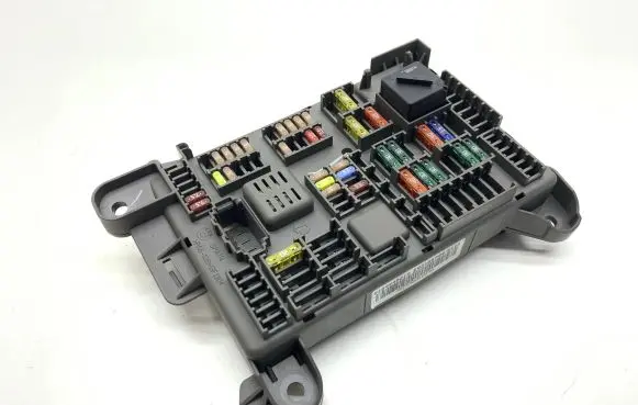 BMW X5 E70 Fuse module 693168704 518954021A
