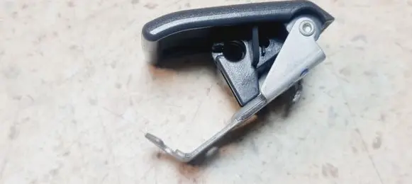 Mitsubishi Colt Engine bonnet (hood) release handle 8C11