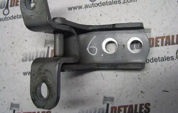 Toyota Yaris Front door upper hinge