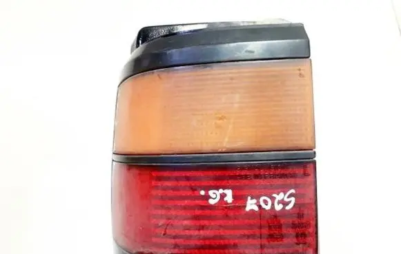Volkswagen PASSAT B3 Rear/tail lights 333945111