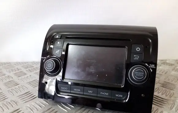 Peugeot Boxer Radio/CD/DVD/GPS head unit 07356258240