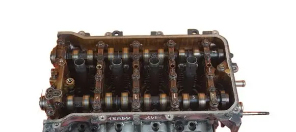 Toyota Auris E180 Engine head KOMPLETNA 2ZRFXE