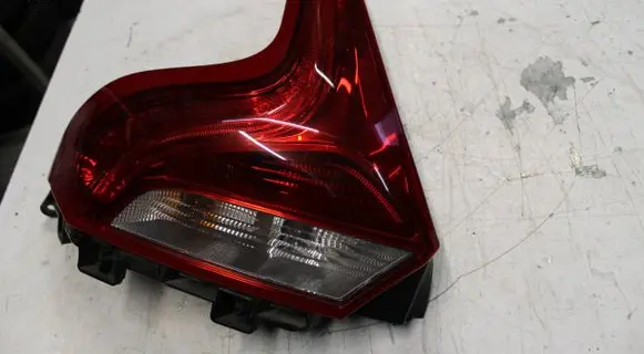 Volvo V40 Rear/tail lights 31283339