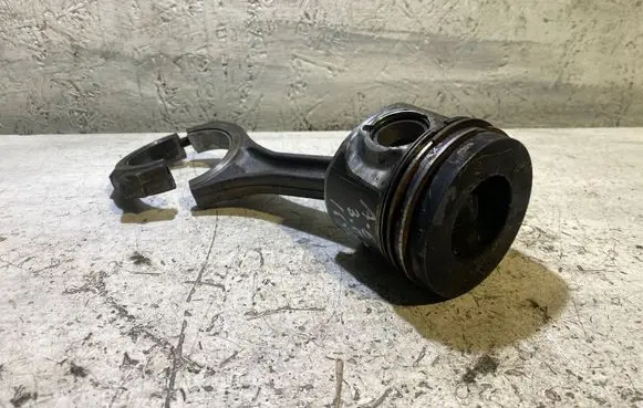 Piston with connecting rod