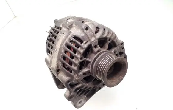 Volkswagen PASSAT B4 Generator/alternator 037903023G