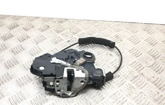 Lexus IS 220D-250-350 Front door lock 5L2313