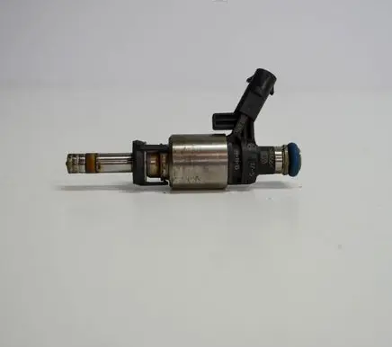 Skoda Yeti (5L) Fuel injector