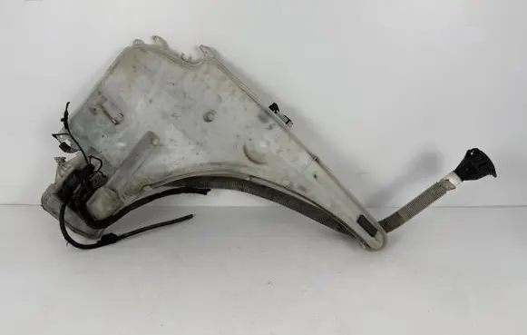BMW X1 E84 Windshield washer fluid reservoir/tank 7068998 7302588 7302589