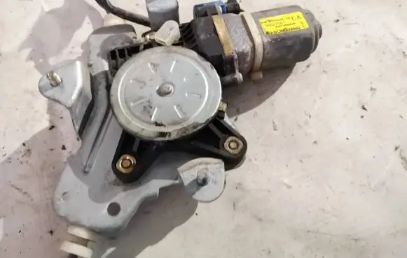 Chevrolet Captiva Rear door window regulator motor 96627081
