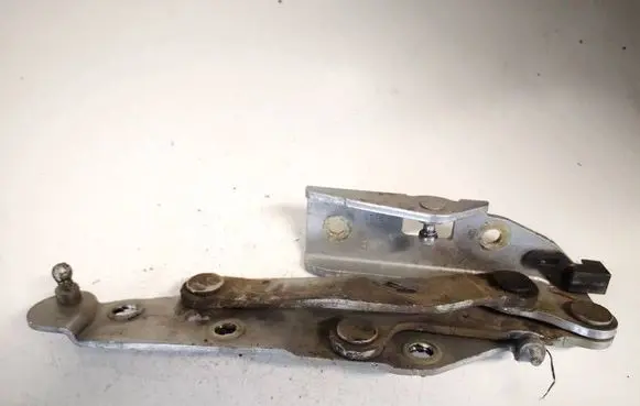 Nissan Primera Tailgate/trunk/boot hinge 