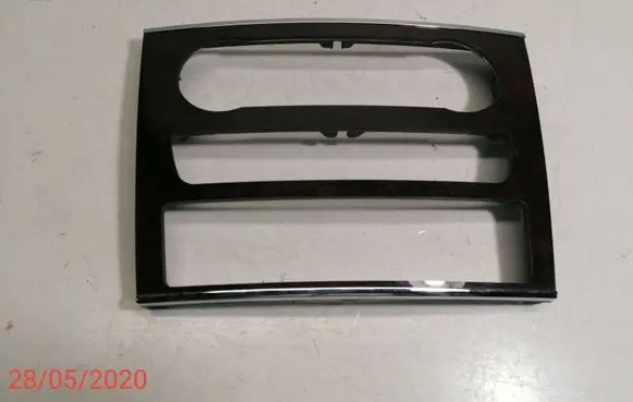 Mercedes-Benz GL X164 Radio/GPS head unit trim W1402001
