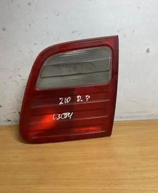 Mercedes-Benz E W210 Rear/tail lights A2108202664 C3084