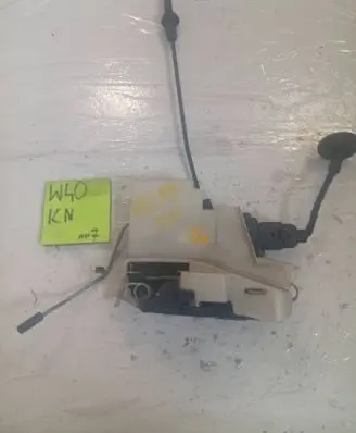 Volkswagen Polo Front door lock 1212123