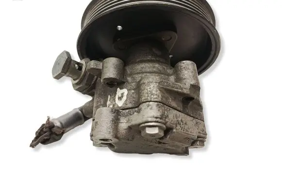 Audi Q7 4L Power steering pump 059145255C
