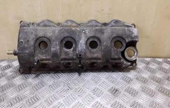 Nissan X-Trail T30 Rocker cam cover 