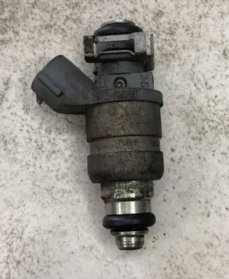 Volkswagen Golf V Fuel injector 06A906031BT