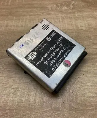 Audi 100 200 5000 C3 Comfort/convenience module 443919465E 5KH004139