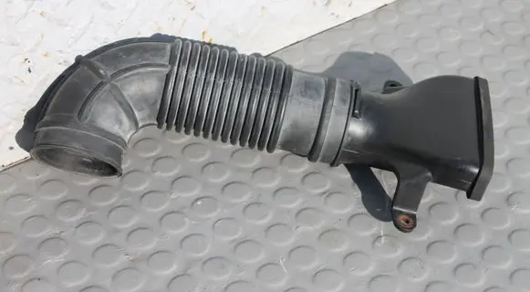 Suzuki Vitara (LY) Air intake hose/pipe RURADOLOTVITARA