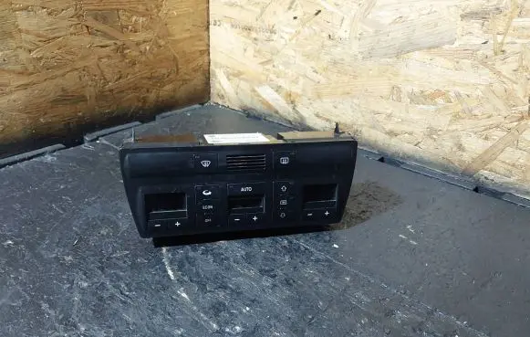 Audi A6 S6 C5 4B Climate control unit 4B0820043F