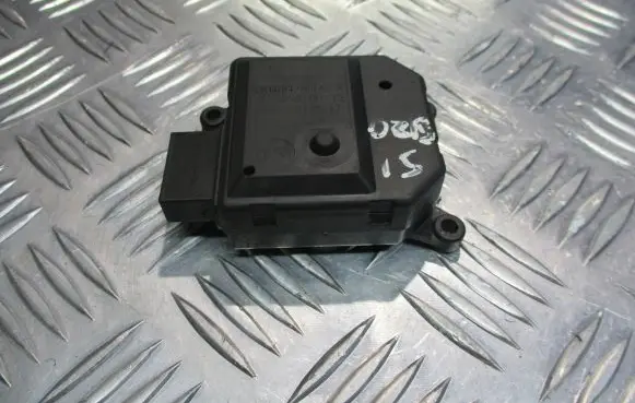 Opel Zafira B Central body control module 309368000CE