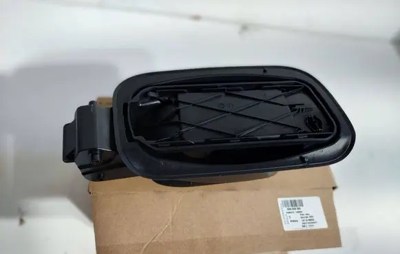 Audi Q3 F3 Fuel tank cap 83A809906