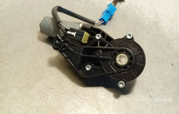 Mercedes-Benz GL X164 Seat adjustment motor 0390203206