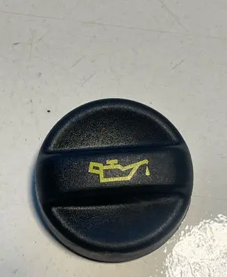 Peugeot 3008 III Oil filler cap 9670015080 9674157180